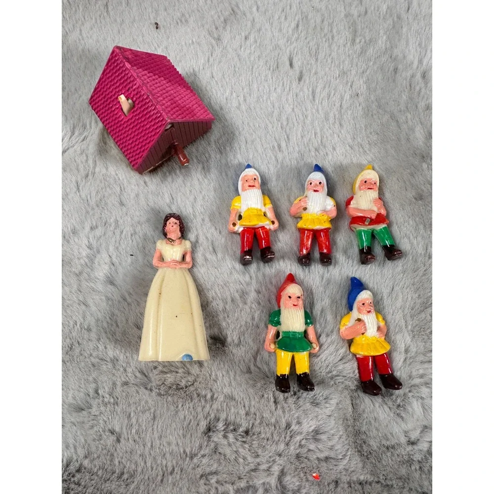 Vtg Cake Toppers Snow White Dwarfs Cottage Plastic Set Decor Baking Retro